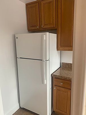 5th image of 3070 29th St Floor 1