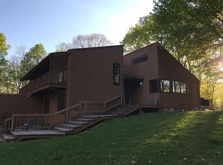 21 Timberglade Rd, Bloomington, MN 55437