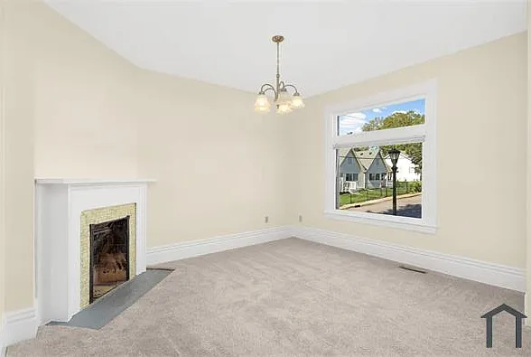 462 Beaumont St — Photo 28