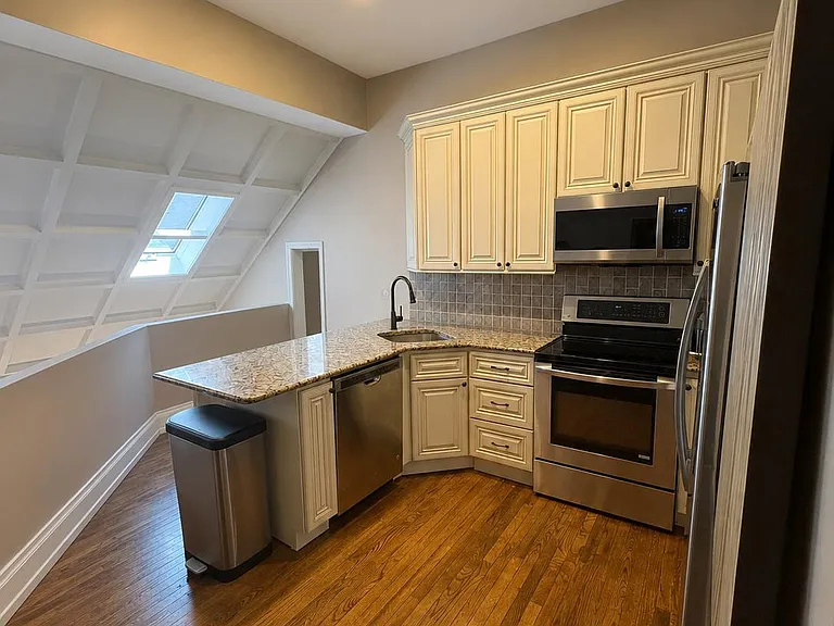 1713 Green St #1 — Photo 1