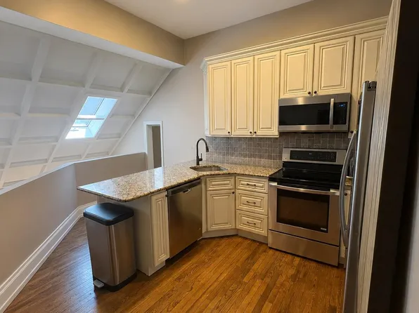 1713 Green St APT 1, Philadelphia, PA 19130