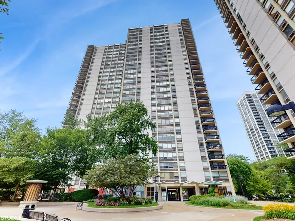 1360 N Sandburg Ter APT 2605C, Chicago, IL 60610
