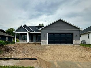 415 Molly Ln, Cottage Grove, WI 53527