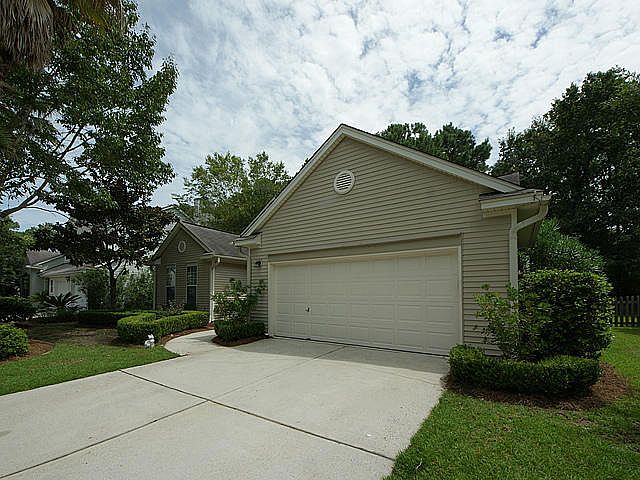 2nd image of 1202 Willoughby Ln