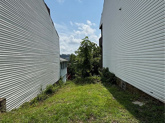 3rd image of 863 Vista St