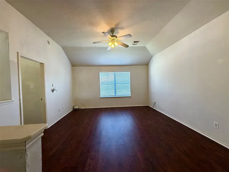 2305 Ames St — Photo 19
