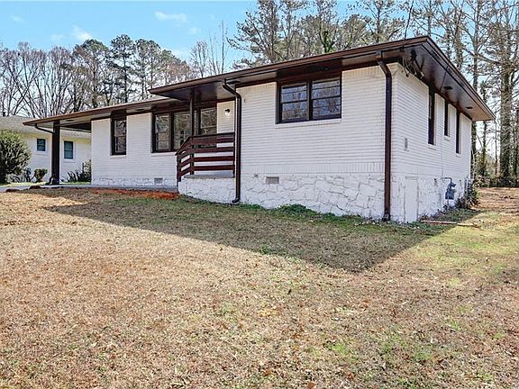 3rd image of 118 Ingleside Dr