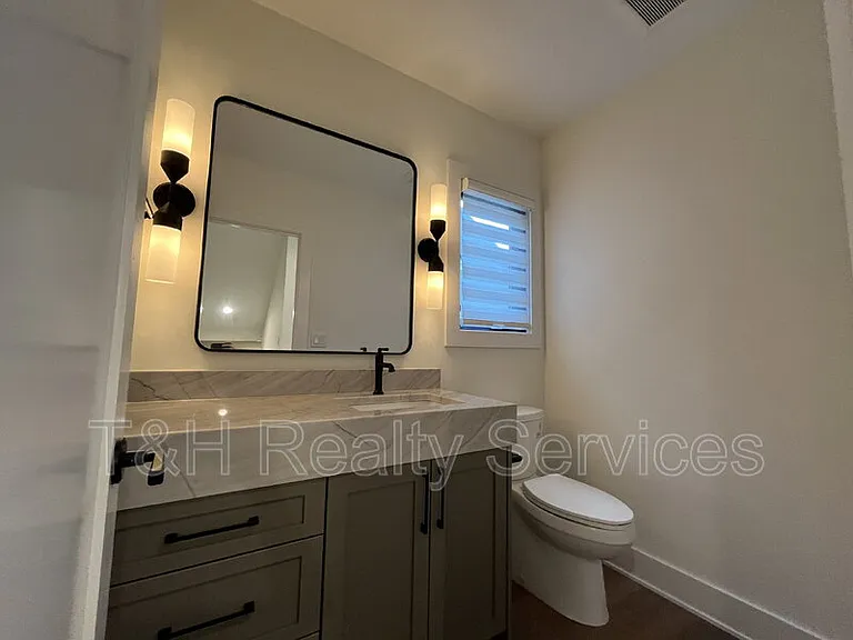 818 Union St — Photo 10