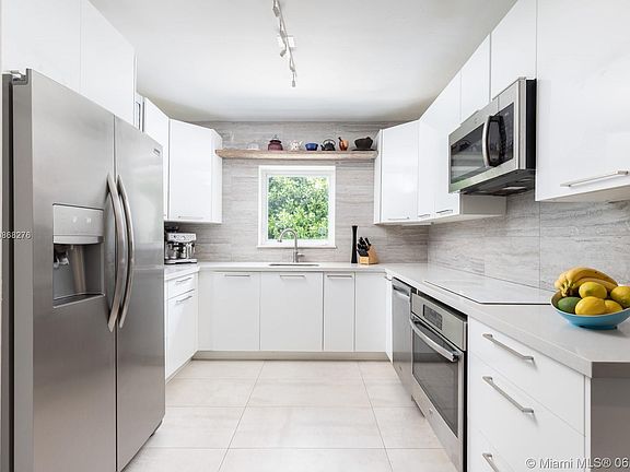 5th image of 11811 NE 6th Ave