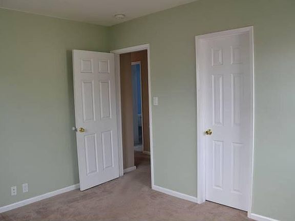 Bedrooms Walk-in Closets
