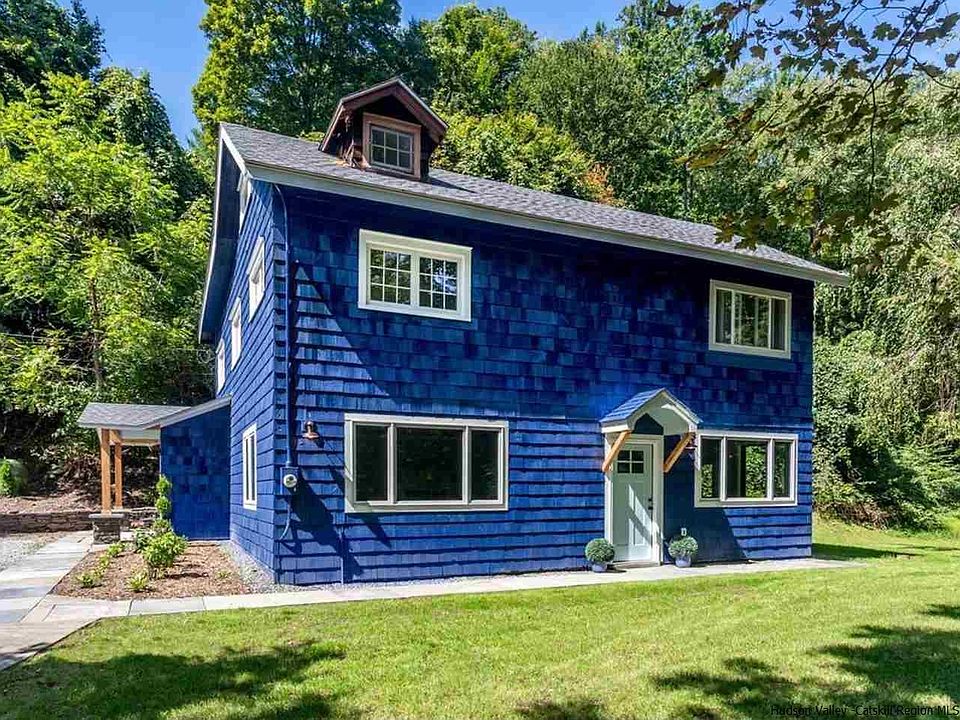1st image of 20 Ballantine Ln