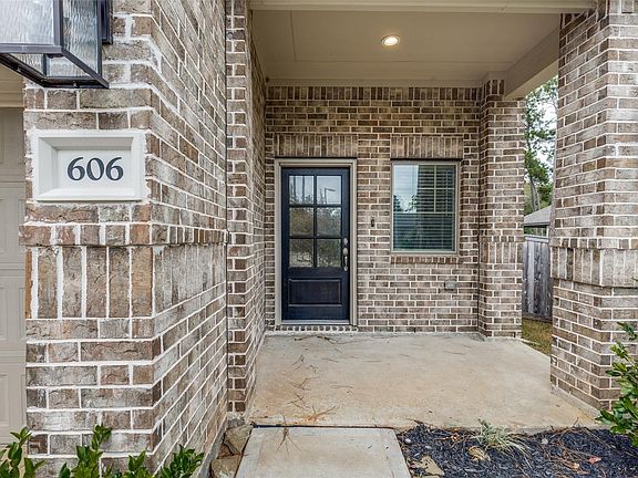 2nd image of 606 Pecan Hickory Ct