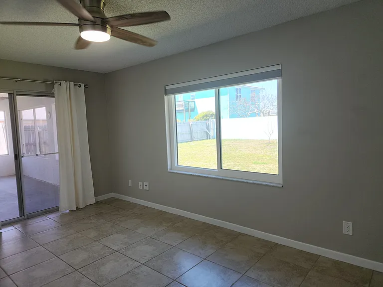 172 Lee Ave — Photo 17