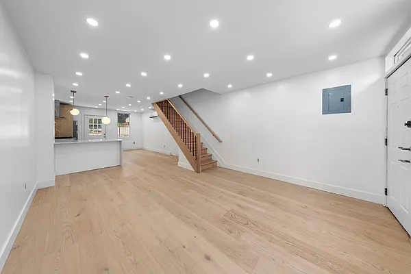 Rented by Friedman Mayer, LREB | media 13