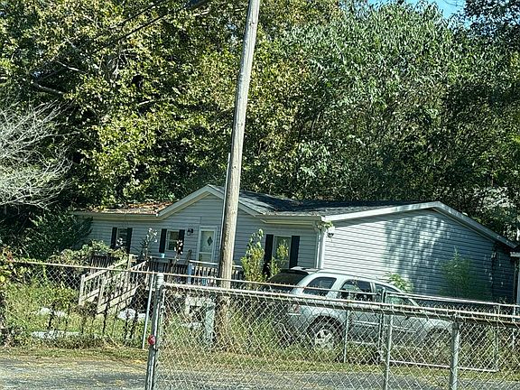 2nd image of 1834 Yaphank Rd