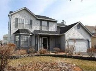 1082 McPhee Dr, Lake In The Hills, IL 60156