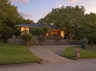 2000 Lakehill Ct, Arlington, TX 76012