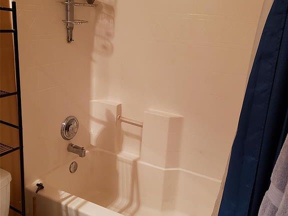 5th image of 7814 Holly Berry Ct