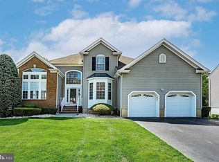 20 Spruce Meadows Dr, Monroe Township, NJ 08831