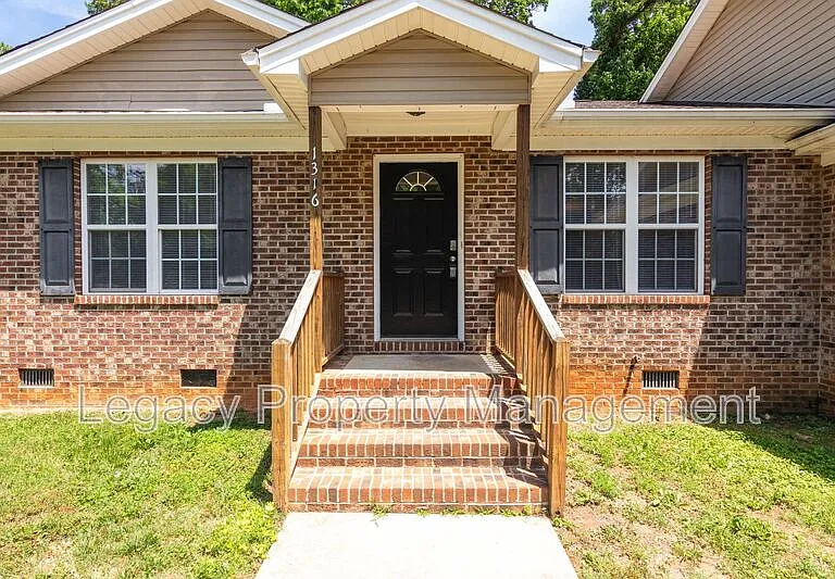 1316 Snow Ct — Photo 1