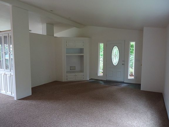5th image of 9907 Whitecap Dr NW