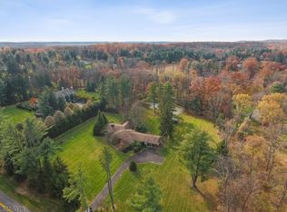 36 Featherbed Ln, New Vernon, NJ 07976