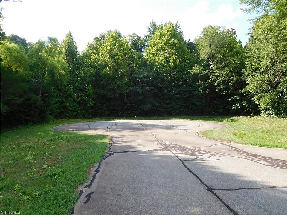 1st image of 216 Parks Meadows Dr
