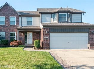 25032 Mahogany Dr #82, Brownstown, MI 48134