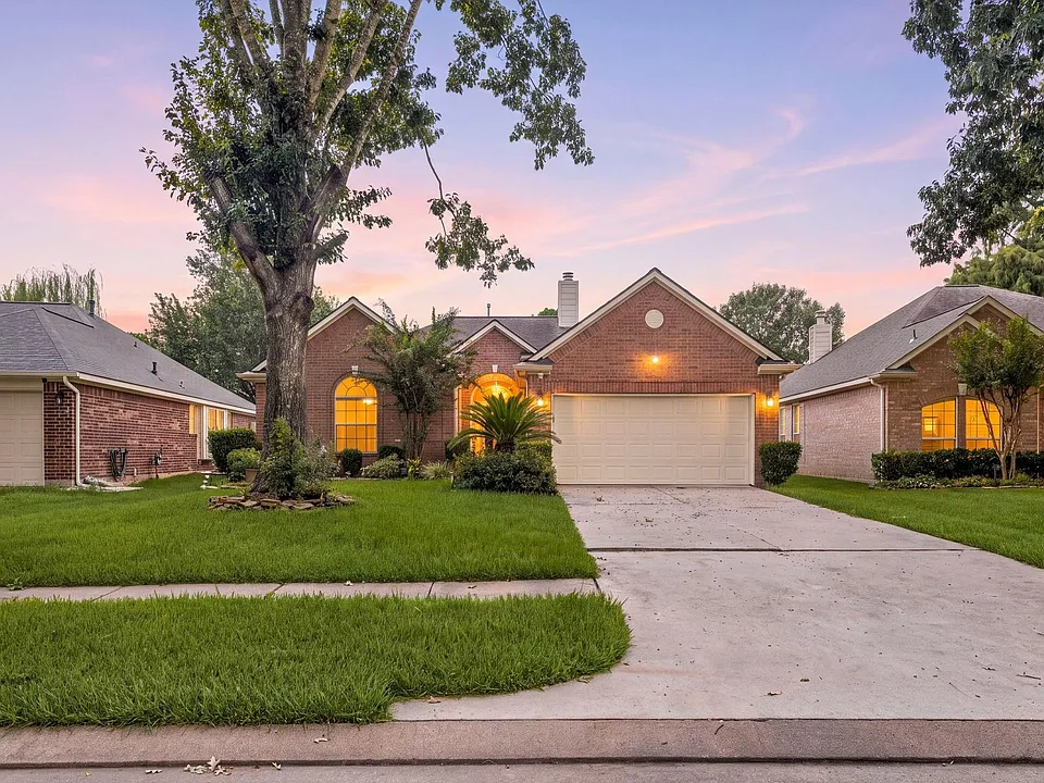 10211 Wildwood Park Ln