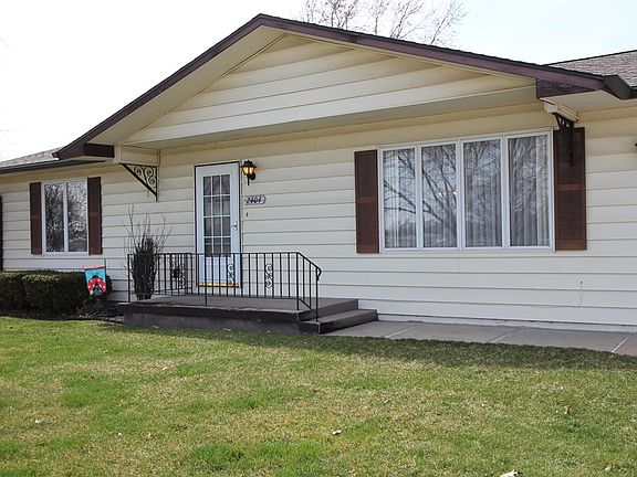 3rd image of 2404 N Custer Ave