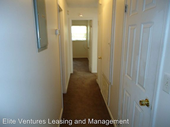 3rd image of 908 Wehring Ln