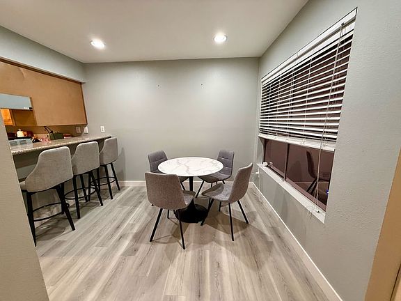 3rd image of 2891 Canyon Crest Dr APT 17