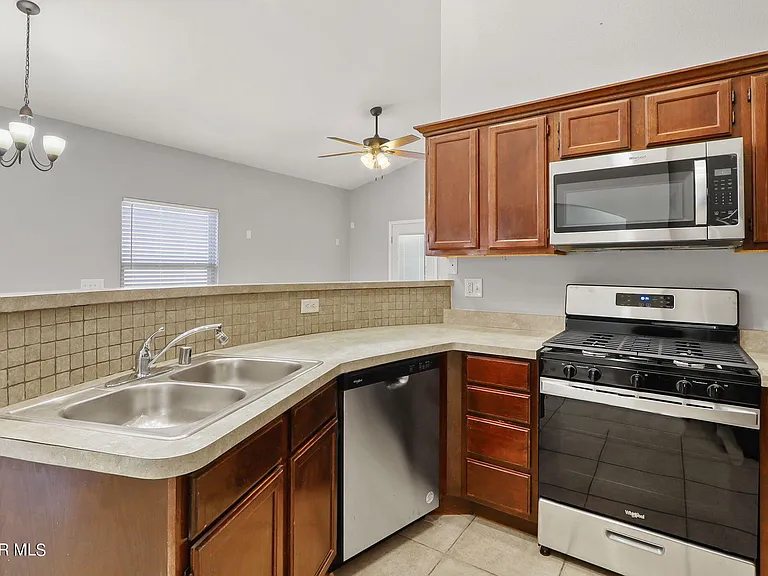 3269 Maple Point Dr — Photo 19
