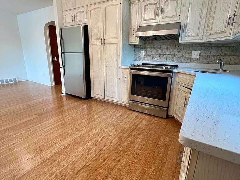 569 Domino Ln — Photo 12