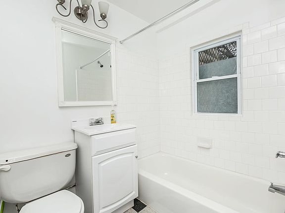 Full Bath-Main Level