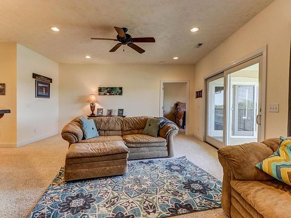 4th image of 1026 La Casa Ct
