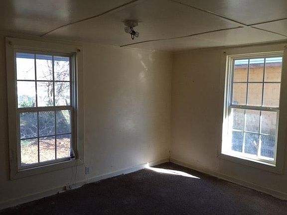 4th image of 228 Southern Ave