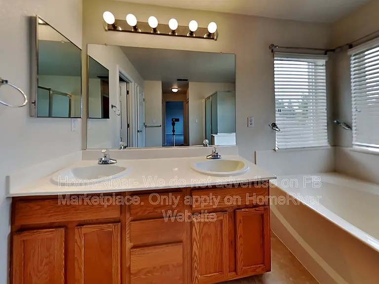 1069 Huntly Dr — Photo 14