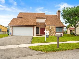 1672 N Goldeneye Ln, Homestead, FL 33035