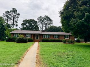 704 Highland Dr, Laurinburg, NC 28352