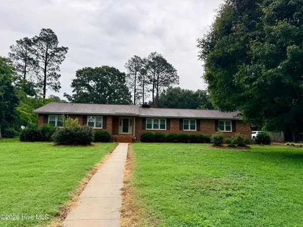 704 Highland Drive, Laurinburg, NC 28352