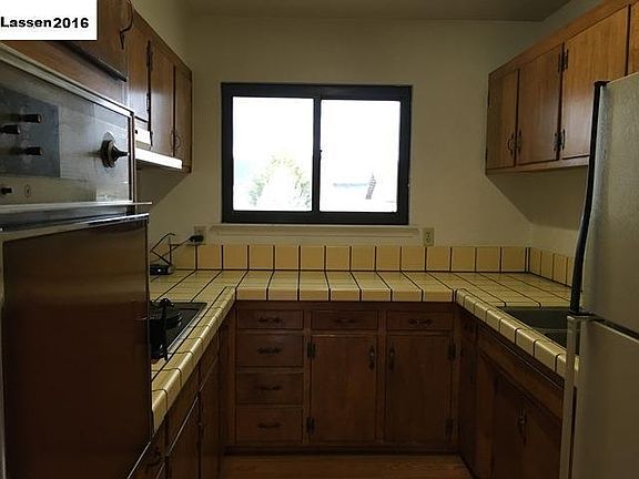 3rd image of 704-565 Bangham Ln