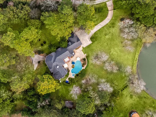 17511 Hawkin Ln, Tomball, TX 77377