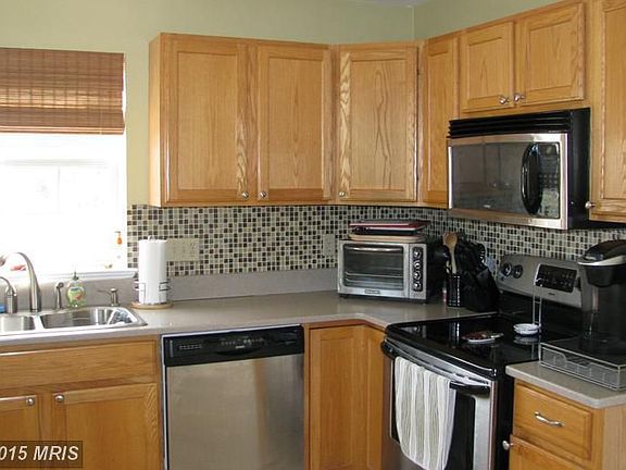 4th image of 424 Creeks End Ln