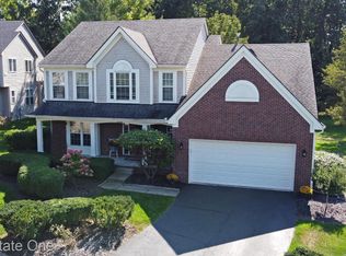 555 Sandhurst St, Oxford, MI 48371