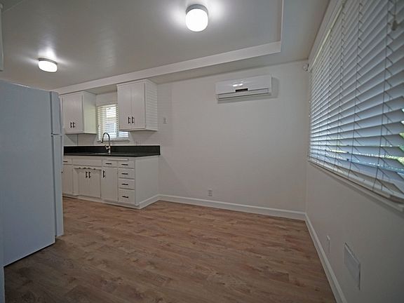 5th image of 20 Manley Ct