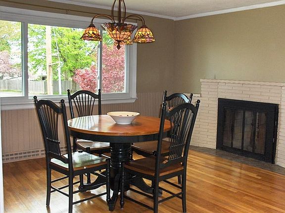 5th image of 48 Crestwood Ln
