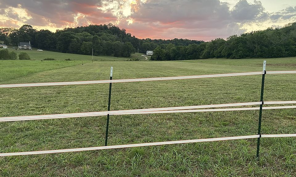 2nd image of 1483 Jacobs Rd