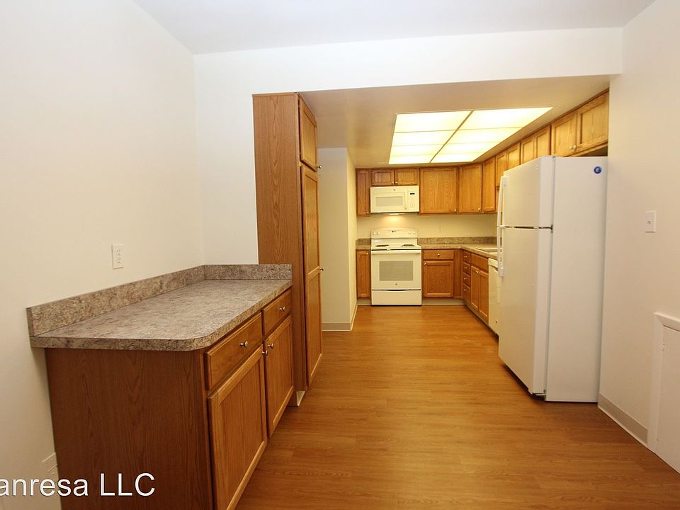 2nd image of 2620 Warrensville Center Rd APT 102