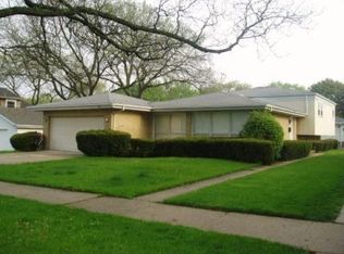 816 Howard Ave, Des Plaines, IL 60018